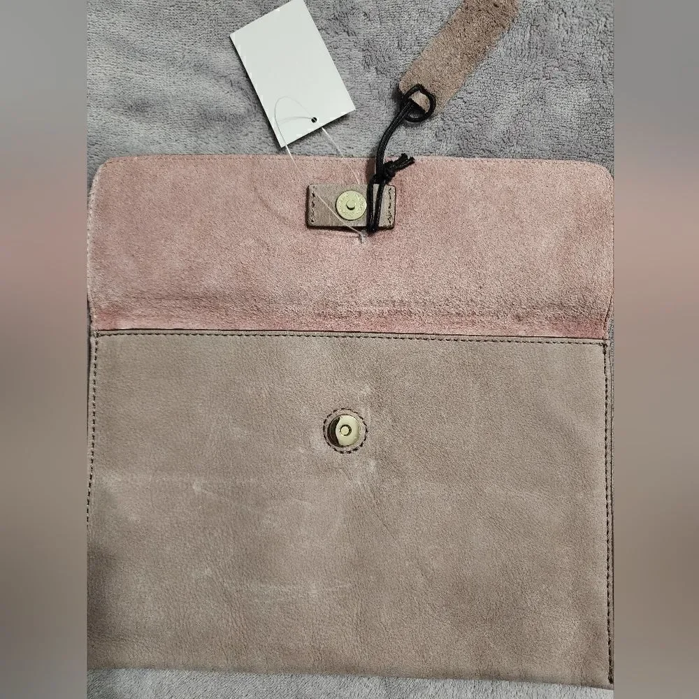 Nwt GAP envelope clutch. Sueded leather. Pink/dark